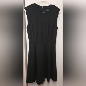 Magaschoni Fit & Flare Black Dress Women’s Size 6 Classic Preppy Office Event
